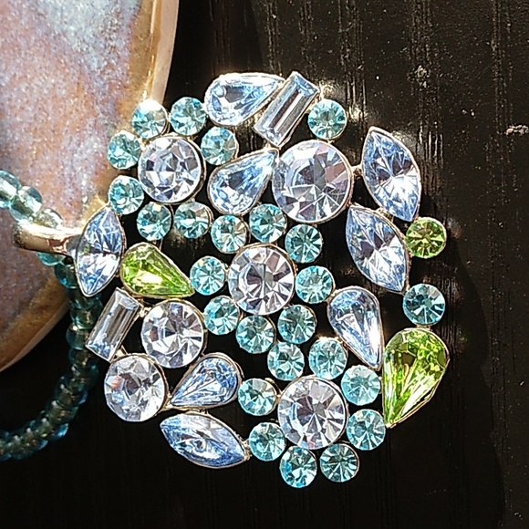Lia Sophia Allison Floral Blue Green Crystal Beaded Necklace - Picture 4 of 9